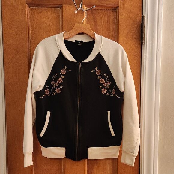 Y2K Wet Seal Bomber Jacket, Black & Cream Zip-Up Floral Embroidery, Varsity Sz L - Picture 2 of 9